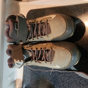 Gray men's size 12 nike huarache high top baseball cleats style # 634626-002